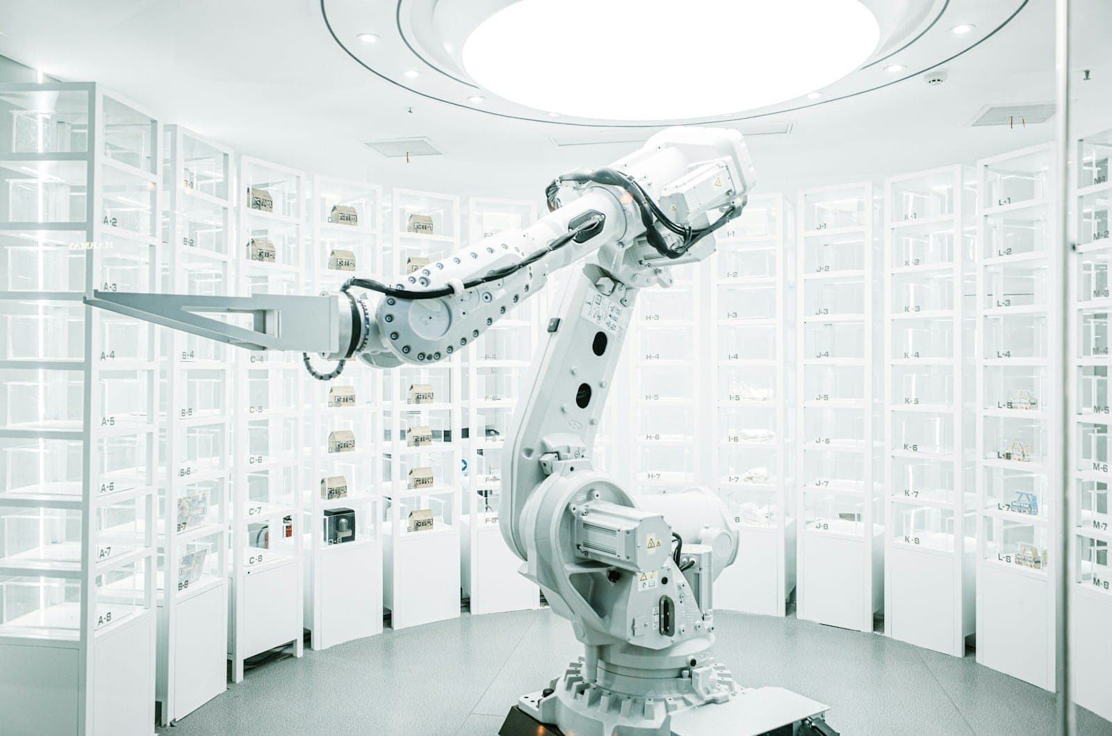 Big Tech Pioneers Call for Pause on AI System Development