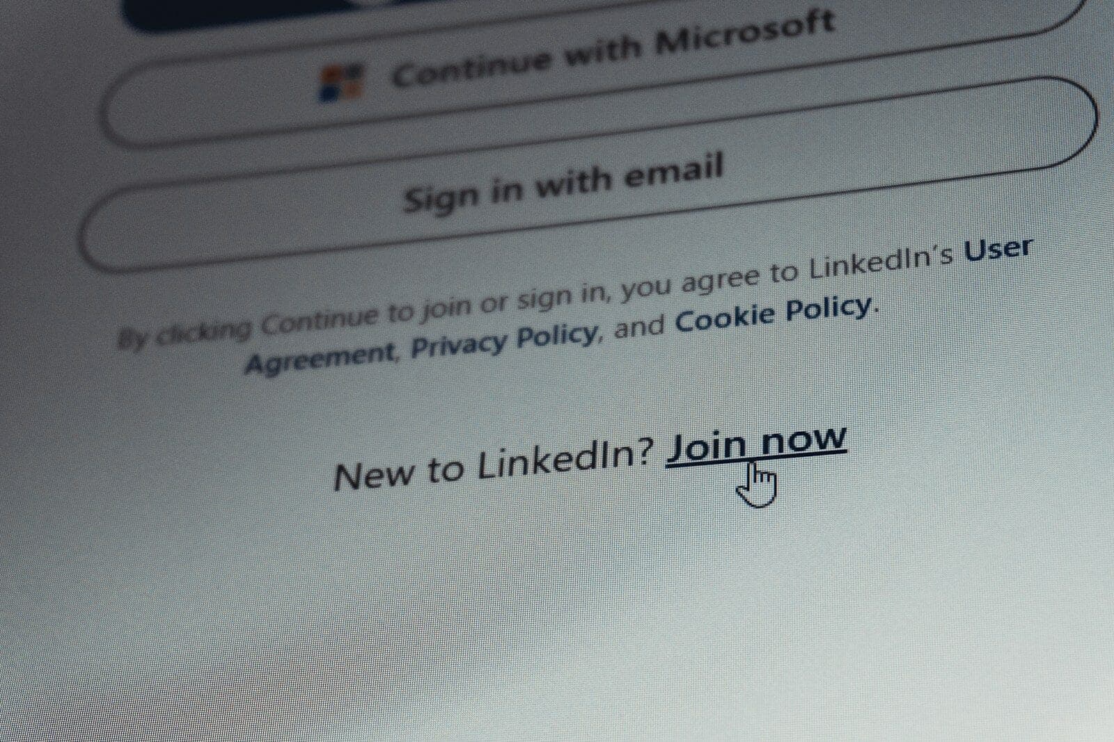 Linkedin login screen with join now option