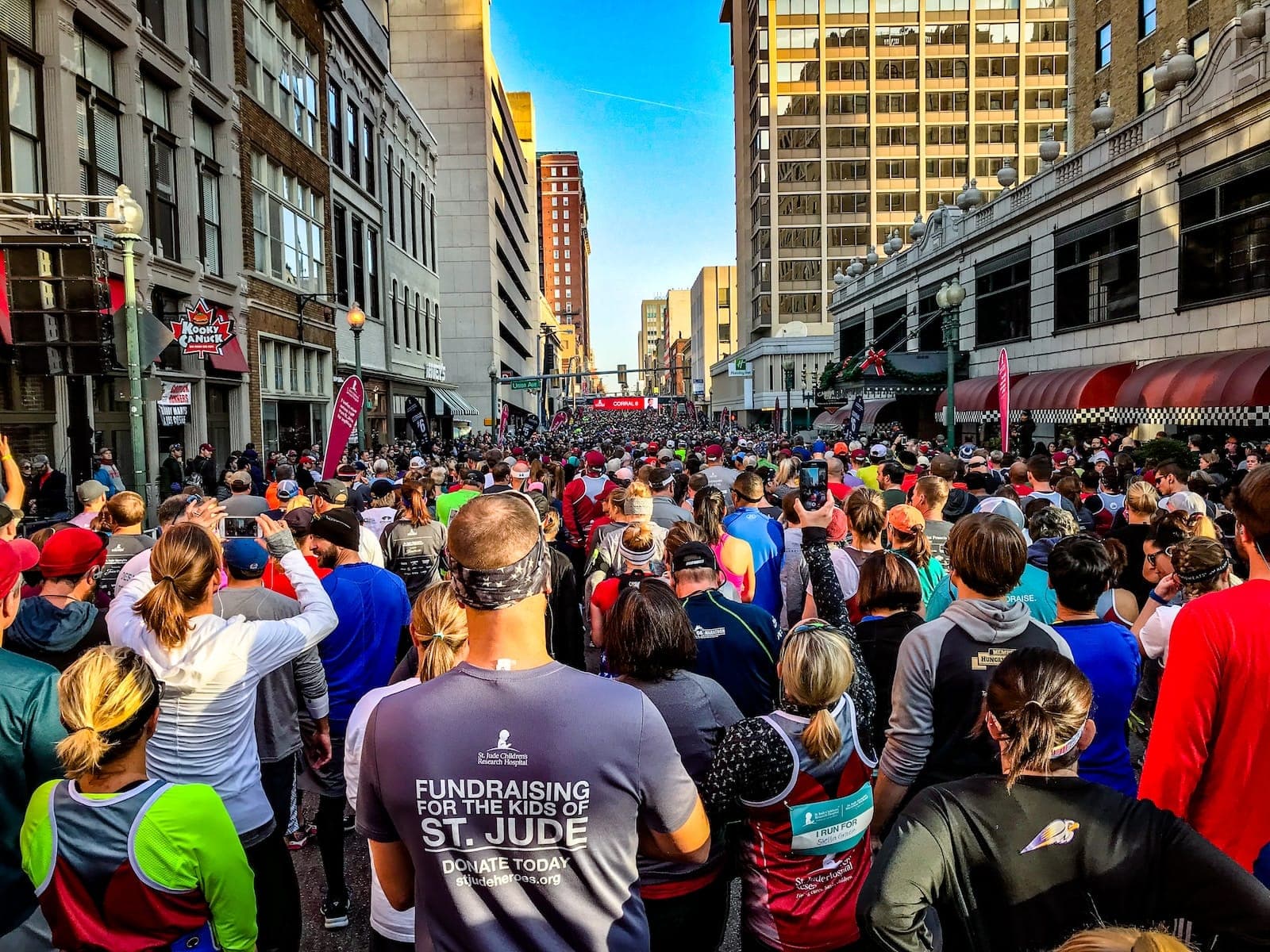 What are the steps to fundraise for your business launch ?