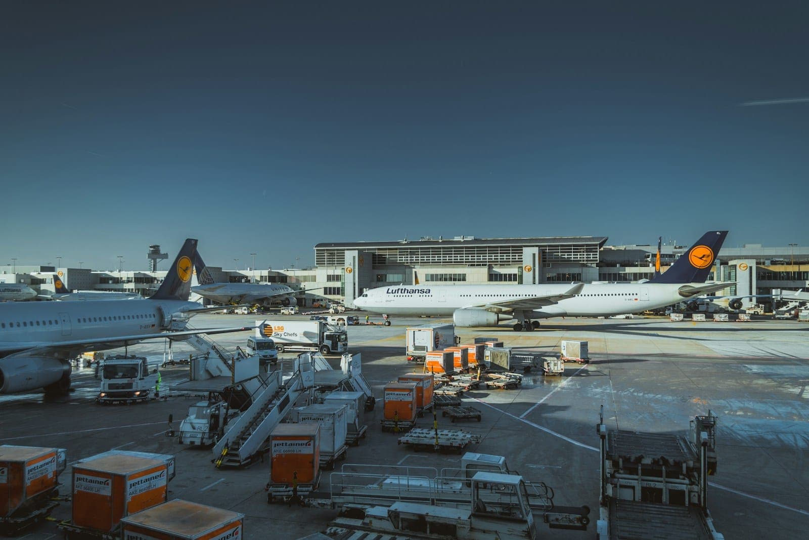 Leveraging Digital Tools For Competitive Advantage In Logistics