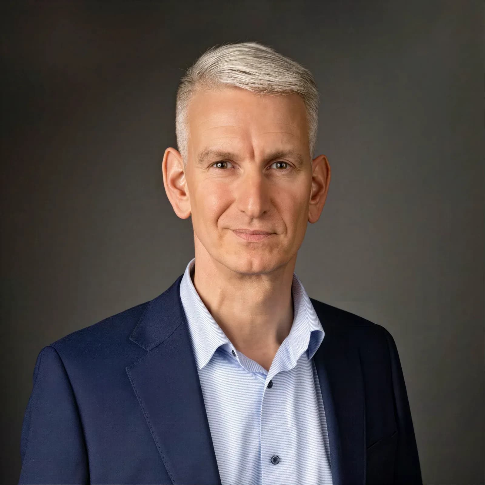 Julien Godbarge, former CEO turned executive burnout consultant and author of Crash and Burn LEARN