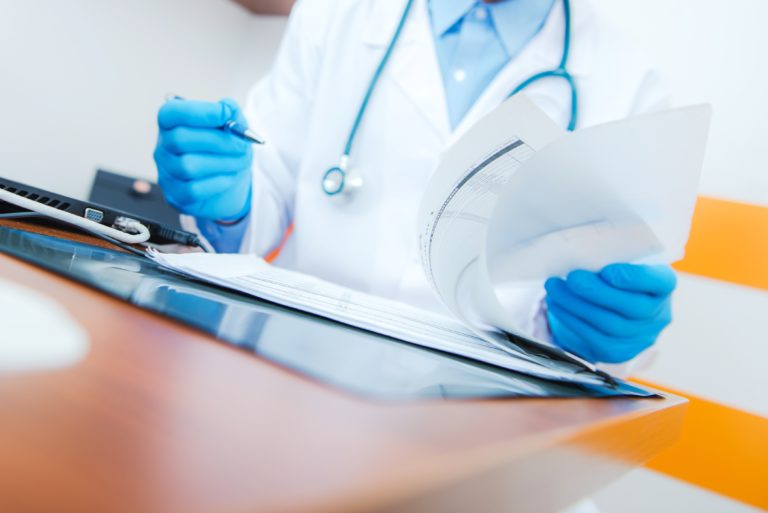 Helping Patients Around the World Own Their Health 5 Backpack Health’s enterprise and community tools allows foundations, drug and device developers and advocacy groups to easily collect up-to-date data from patients.