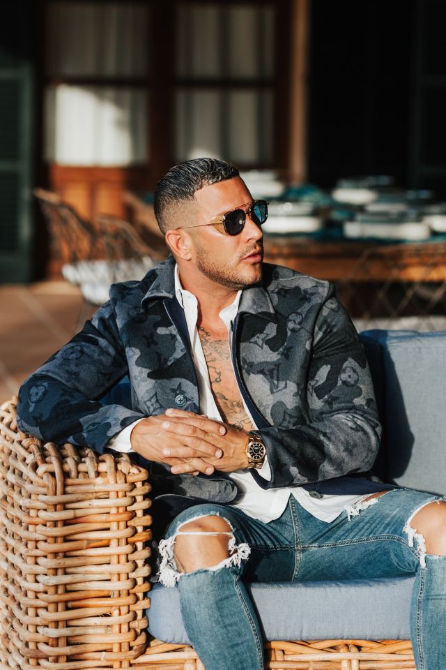 UK's first Cannabis Billionaire? We speak to prolific entrepreneur Maximillian White about his latest venture 1 Serial entrepreneur, Maximillian White thinks his new venture stands to be at the forefront of the medical cannabis revolution in Europe