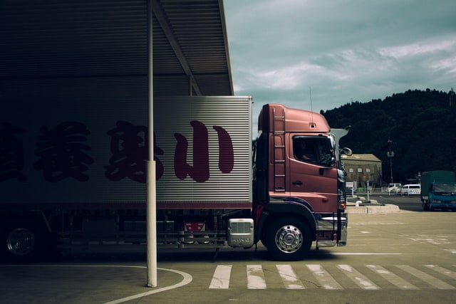 Reasons Why You Should Consider A Career As An HGV Driver 1 Heavy goods vehicles (HGV) drivers transport products between distributors, suppliers, and customers. They play an integral part in the supply chain, helping to keep the country stocked up by transporting goods easily and safely from one location to another.