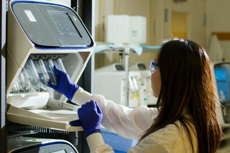 Why you should prioritise R&D, whatever the size of your business 3 woman holding test tubes