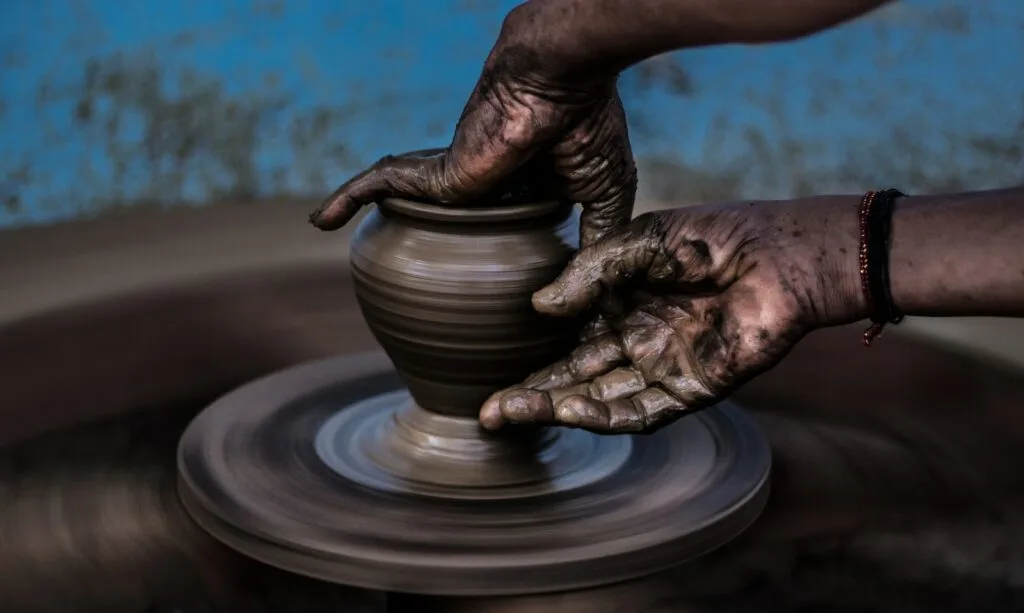 Traditional Crafts in Today's Digital World 4 person molding vase