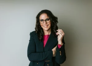 Award-winning leadership expert and TEDx speaker Kelly Meerbott shares transformative strategies for building resilient workplace cultures in this exclusive Sovereign Magazine interview. Drawing from her work with hundreds of C-suite executives and military officers, Meerbott reveals her trauma-informed approach to conquering imposter syndrome, preventing burnout and creating accountability systems that drive sustainable performance in turbulent times.
