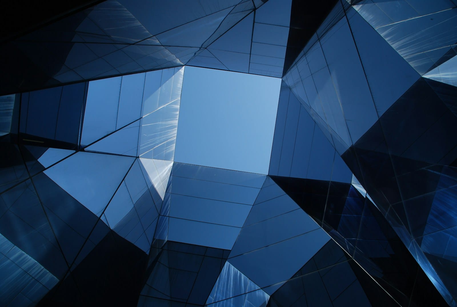 Market-Neutral Strategies Gain Traction as Hedge Funds Navigate Volatile Markets