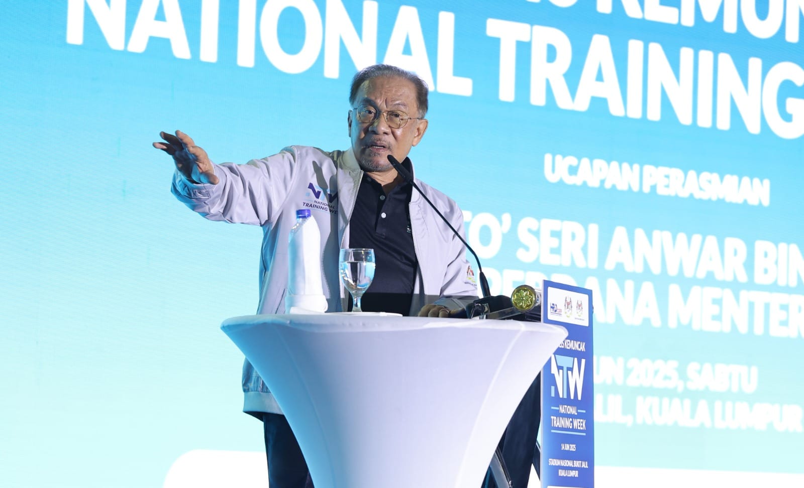 Malaysia Opens Its Training Playbook: What Free Skills Programmes Could Mean for ASEAN's Next Generation 1 Malaysia opens National Training Week to ASEAN, offering free AI, digital and future skills courses online to boost regional workforce readiness in 2025